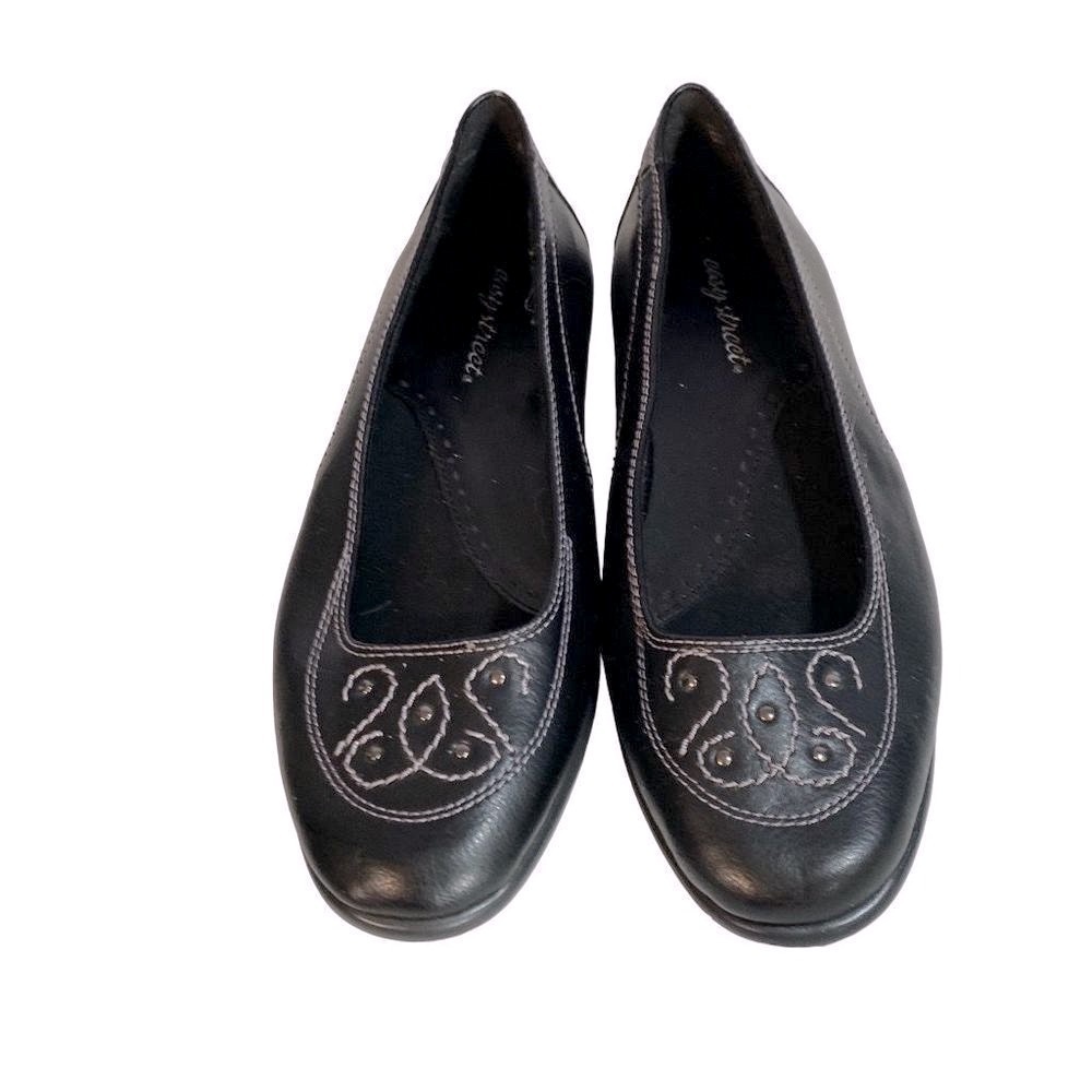 Easy Street Embroidered Flat‎ Loafers Size 8 Black